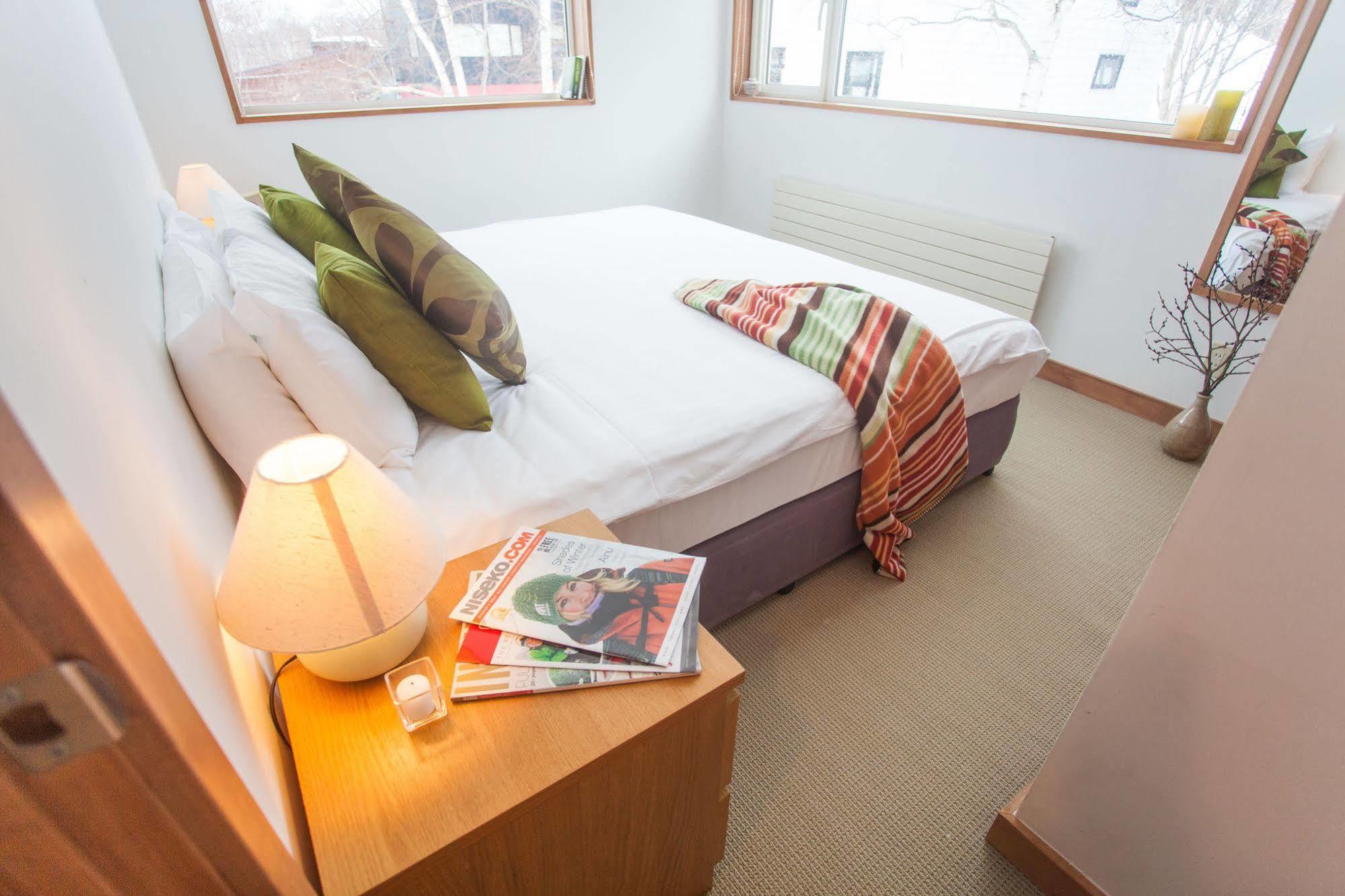 Shirokuma Chalets Hirafu Exterior photo